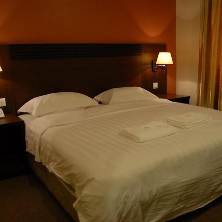 Queen Hotel Keningau Εξωτερικό φωτογραφία